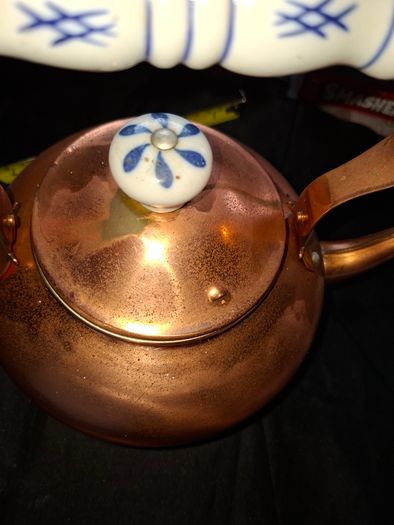 Copper Kettle features a white Porcelain Handle and matching lid knob, Postage Available or Collection