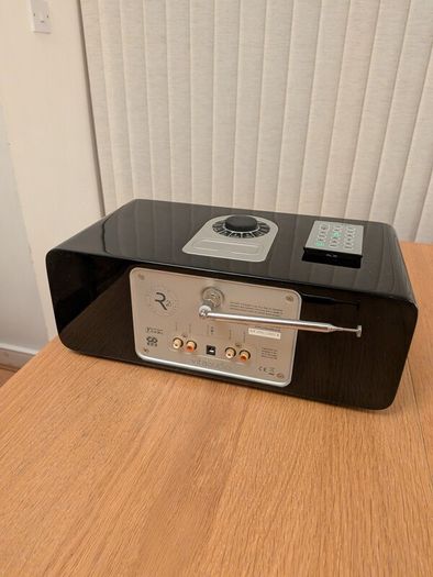 Vita Audio R2i Stereo DAB/FM Radio Speaker System (Like New)