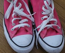 converse pink hightops