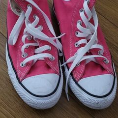 converse pink hightops
