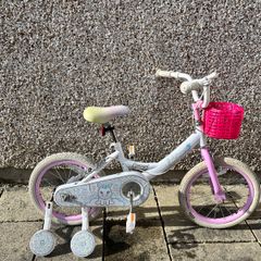 Children's / Kid's Concept Bicycle - 16 inch wheels & stabilisers