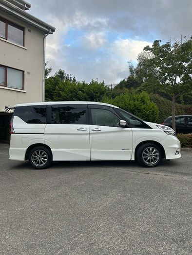 2017 Nissan Serena