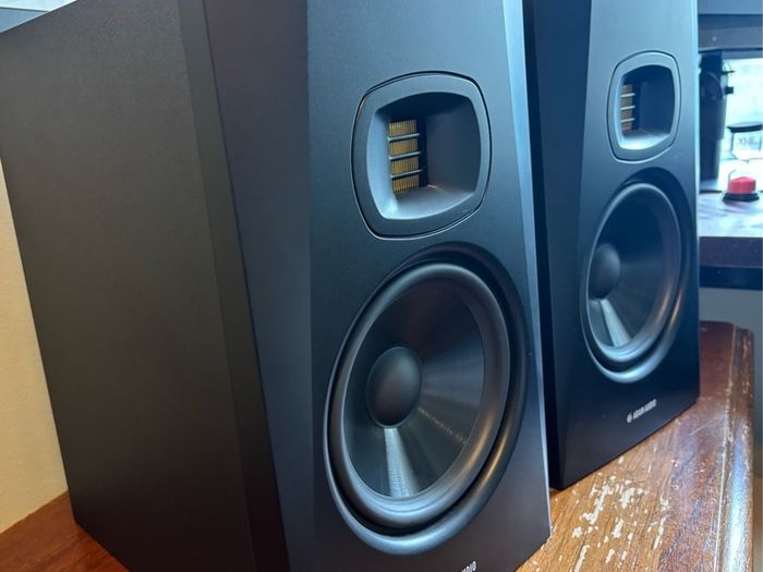Audio Monitor ADAM T7V