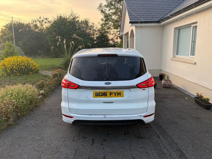 Ford Smax