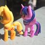 2 x Bundle Applejack and Princess Twilight Sparkle 3 inch Moulded Vinyl HTF Figures MLP G4.5 My Little Pony 2020 Image 2