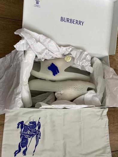 BURBERRY Women's Rubber Slide Sandals White Logo Charms EU 38 Authentic
