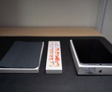 iPad Mini Space Grey  128GB ( A17pro ) + extras