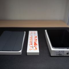 iPad Mini Space Grey  128GB ( A17pro ) + extras