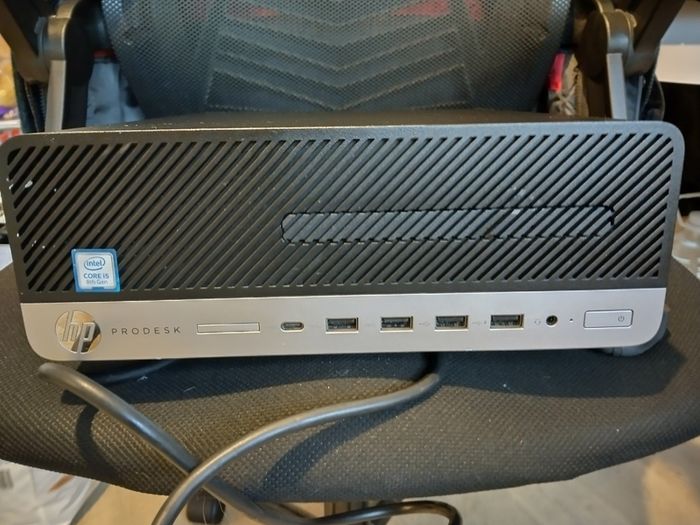 HP ProDesk 600 G4 SFF (i5 8th Gen) and power cable