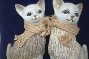 Cat figurines