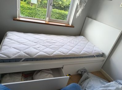 IKEA single bed and mattress