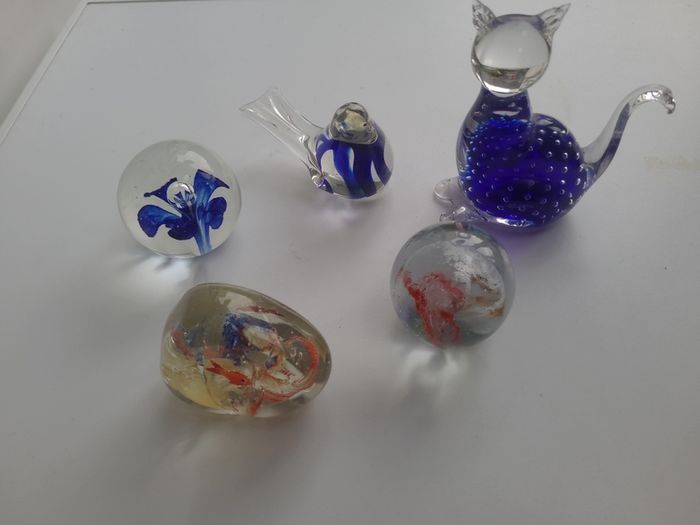 Stylish Vintage Paperweights x 5
