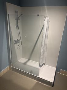 shower tray and shower screen