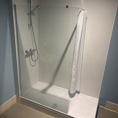 shower tray and shower screen