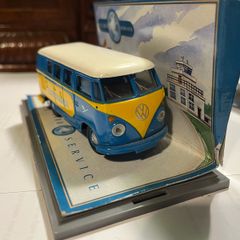 Corgi Classics VW Minibus Lufthansa 1:43
