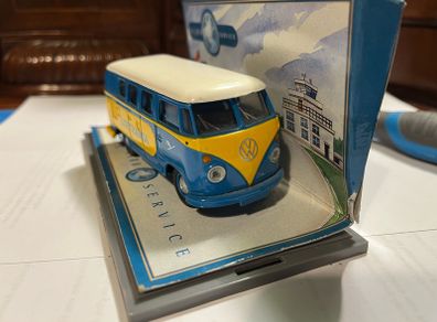 Corgi Classics VW Minibus Lufthansa 1:43
