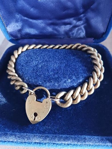 bracelet gold colour