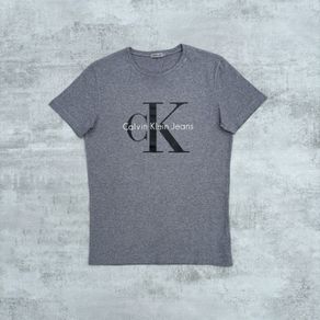 Grey Calvin Klein T-shirt
