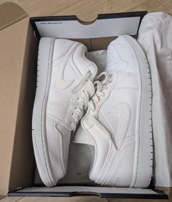 Air Jordan 1 Low "Triple White" sneakers