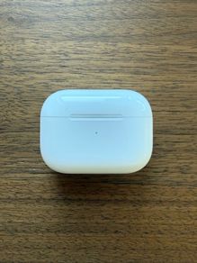 Apple AirPods Pro 2 + Leather Nomad Case
