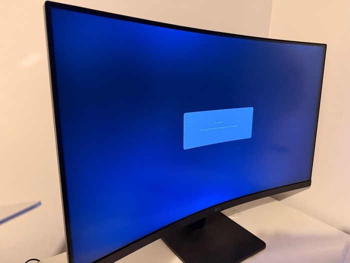 LG 32 Curved Full HD Monitor 100Hz Excellent Condition