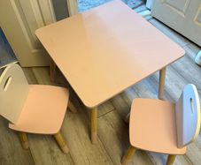 kids table and chairs set + chalk/white board