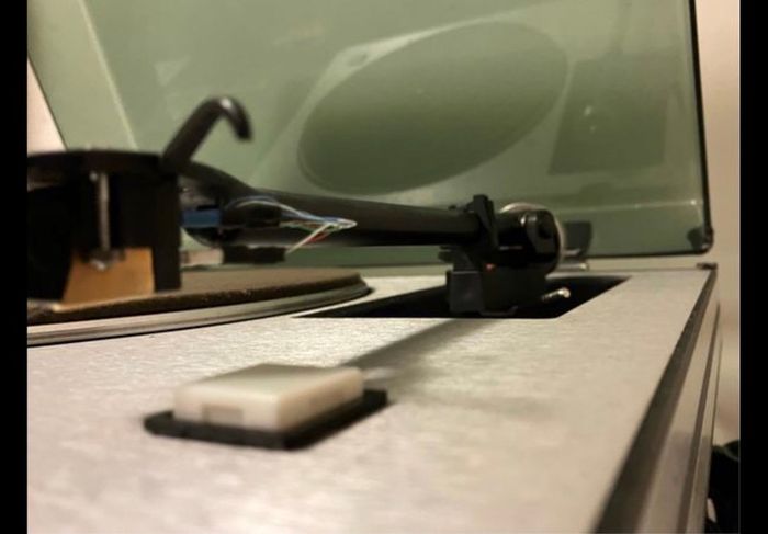 STD 305M  |  Suspended Sub-Chassis Belt-Drive Turntable