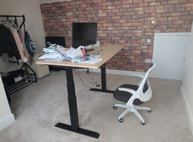 Standing desk