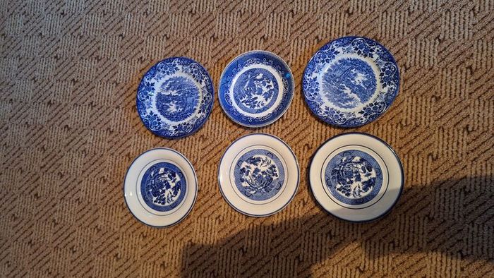 Blue willow collection