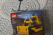 LEGO Technic 42163 Heavy Duty Bulldozer