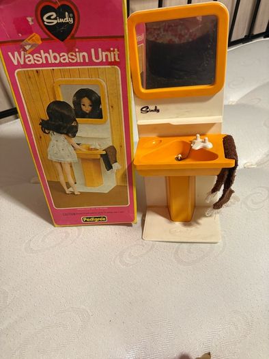 Sindy Dolls Furniture
