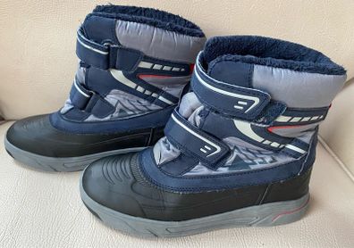 Snow boots