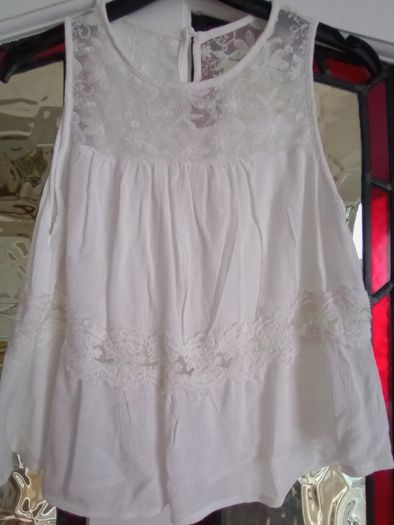 Ladies Tops 8/10