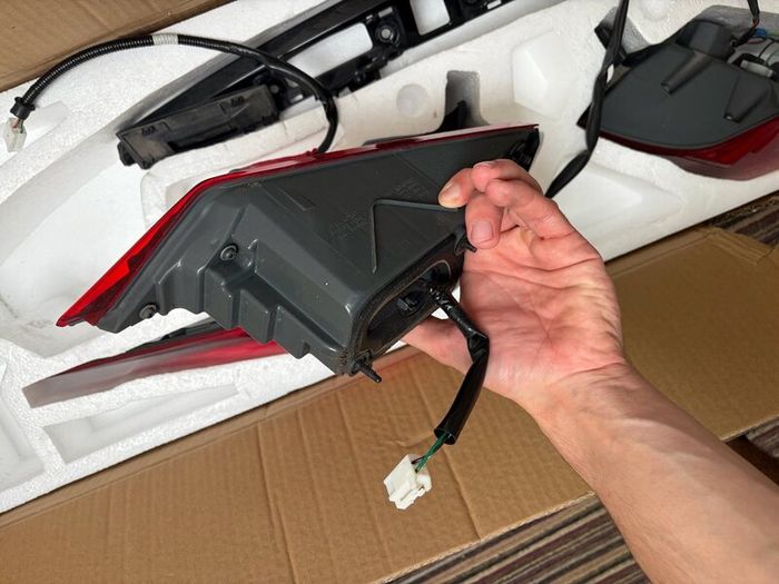 lexus is300h taillights