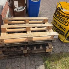 4 Pallets