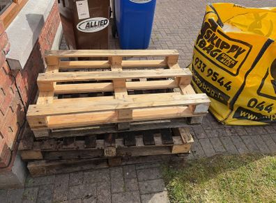 4 Pallets