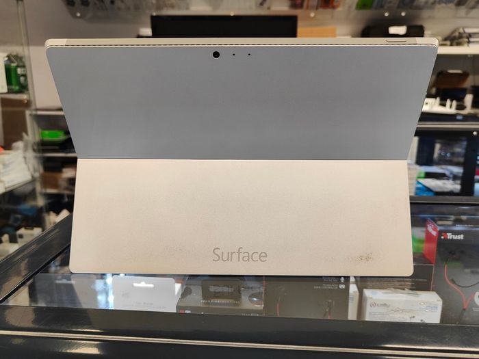 Microsoft Surface Pro 3 12inch i5-4300U 8GB RAM 256GB SSD Windows 10 Pro Touch (Without Keyboard)