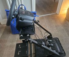 Logitech G920 Racing Wheel, Pedals & Stand  Xbox