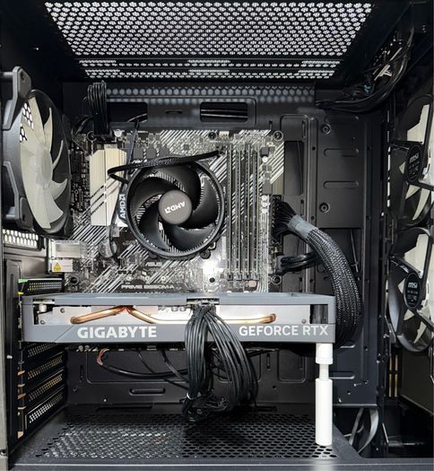 Custom Gaming Pc | Ryzen 5 5600x | Rtx 4060 8gb | 32gb Ram | B550