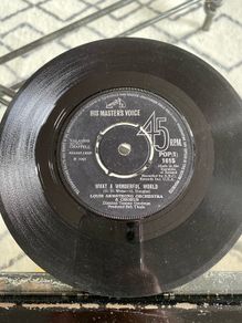 7 inch vinyl single. Louis Armstrong- What a wonderful world