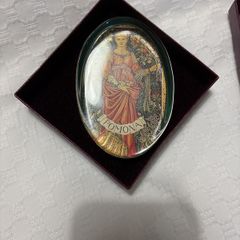 Past Times Morris and Company POMONA Paperweight