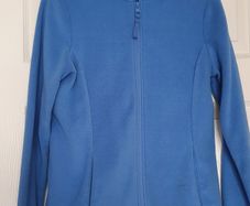Age 12/13 - A Long Sleeved Zipped Fleece - Read Carefully