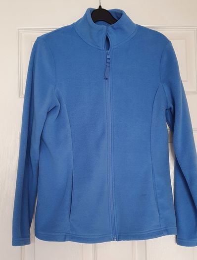 Age 12/13 - A Long Sleeved Zipped Fleece - Read Carefully