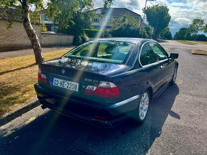 BMW 320i coupe