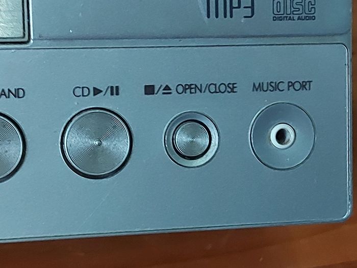 Panasonic SA-EN28 CD Stereo Music system, Radio, CD, MP3, all working perfect and in very good condition, with 2 Panasonic speakers Model SB-EN28