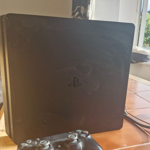PS4 with Controller and all cables
