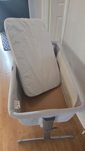 Chicco Next2Me co-sleeper crib