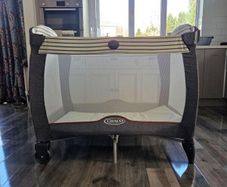 Graco Contour Electra Travel Cot with Travel Bag
