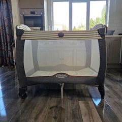 Graco Contour Electra Travel Cot with Travel Bag