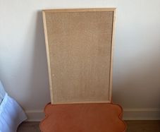 Hanging corkboard